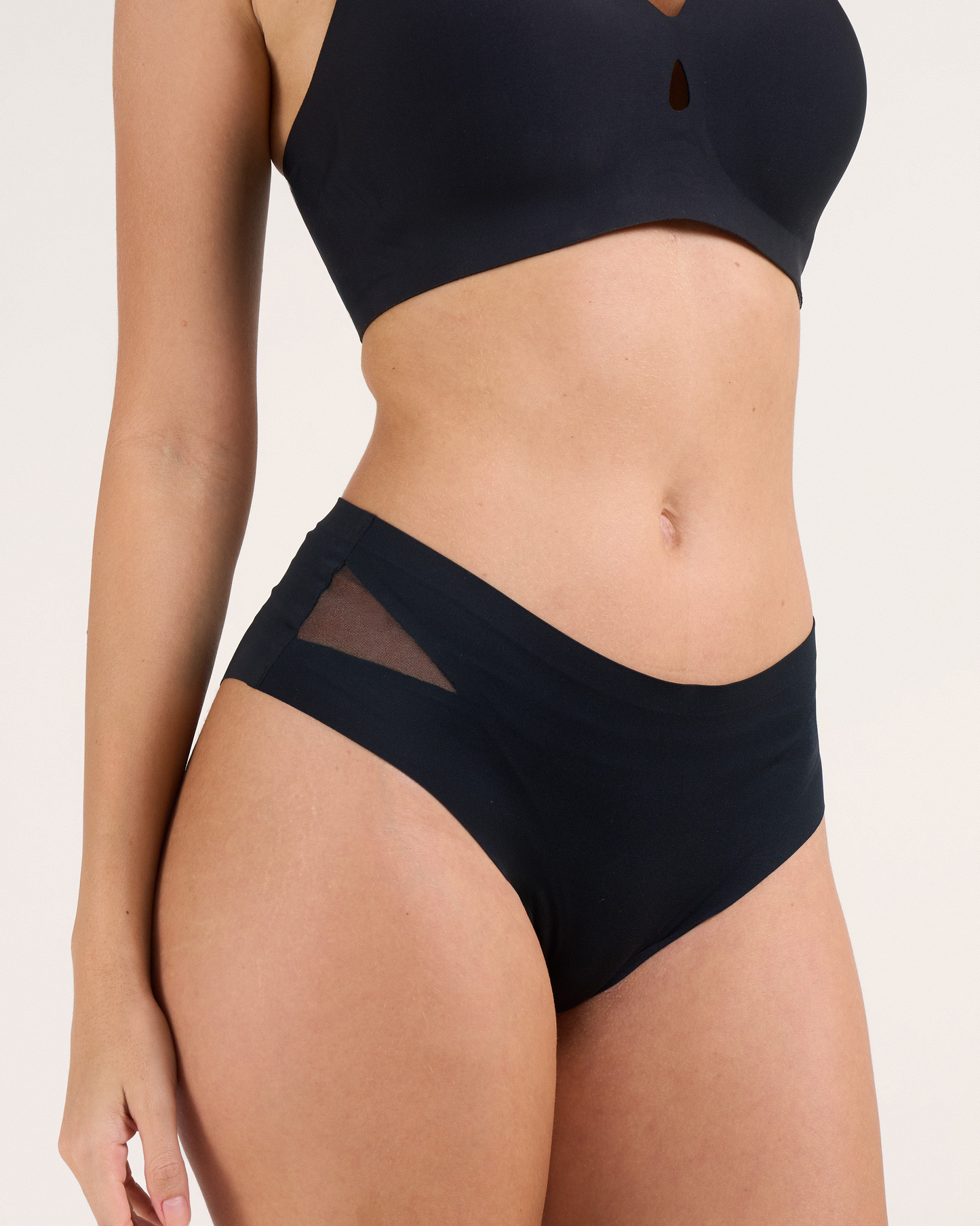 3-Pack Seamless Knickers with Mesh Detail Mix